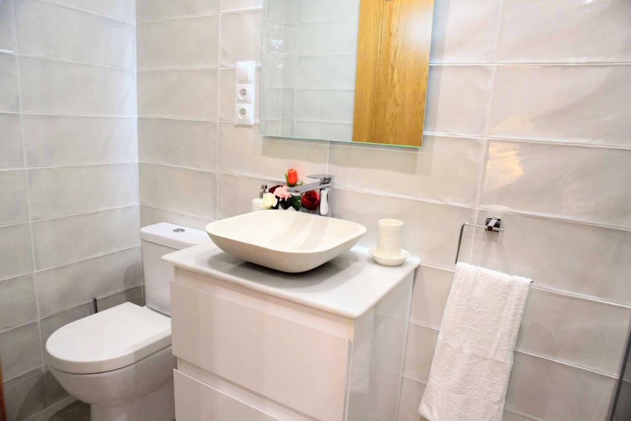 Cozy Apartment City Center Малага Экстерьер фото
